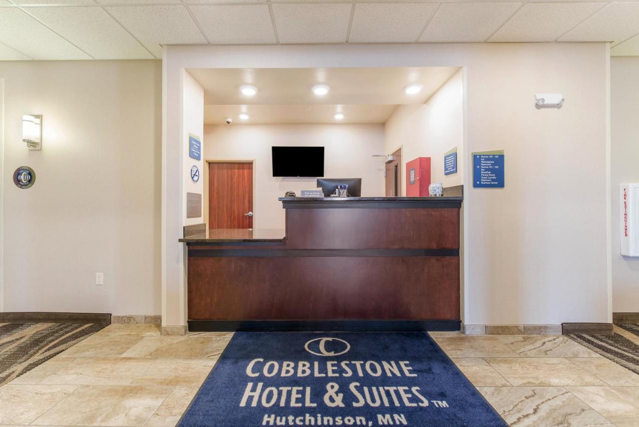 Cobblestone Hotel & Suites - Hutchinson Exterior photo